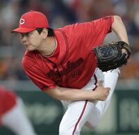 　巨人打線を相手に力投する大瀬良（撮影・西岡正）