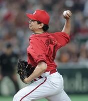 　巨人打線を相手に力投する大瀬良（撮影・西岡正）