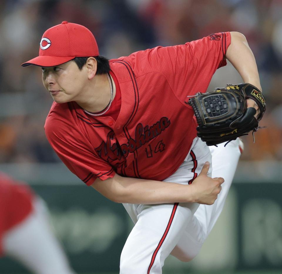 　巨人打線を相手に力投する大瀬良（撮影・西岡正）