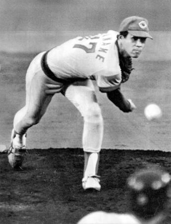 力投する広島の山根和夫（１９８２年）