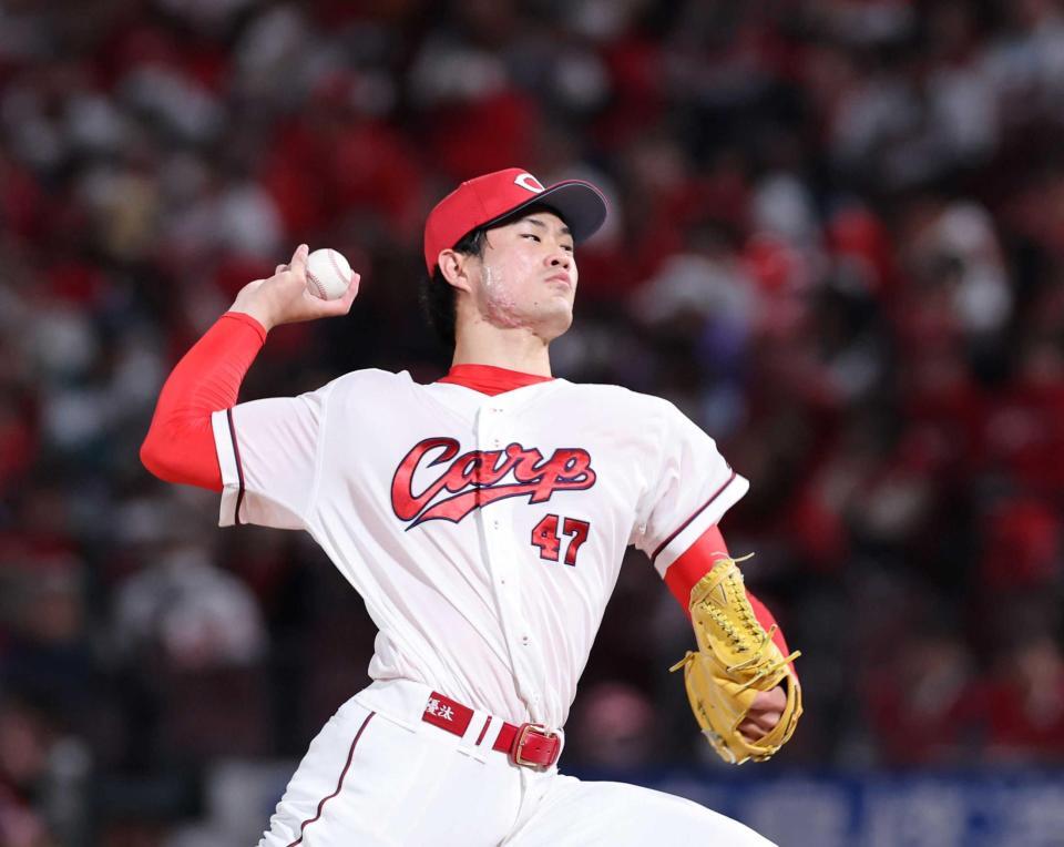 　９回、プロ初登板を果たした斉藤（撮影・市尻達拡）