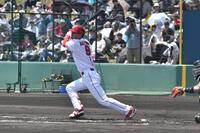 　１回、左前打を放つ秋山