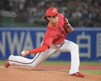 　４回裏から２番手で登板した鈴木（撮影・佐藤厚）