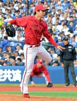 　８回、３番手で登板し三者凡退に抑えた森浦（撮影・佐藤厚）