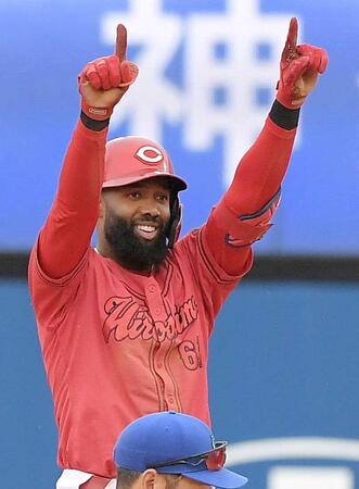 広島・ファビアン　鬼門ハマスタ連敗８で止めた！「感触は完璧」四回４号２ラン＆六回同点打　「母の日、おめでとうございます」