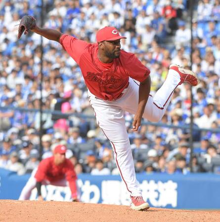 　６回、３番手で登板したハーン（撮影・佐藤厚）