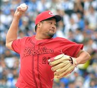 　７回、４番手で登板した中崎（撮影・佐藤厚）