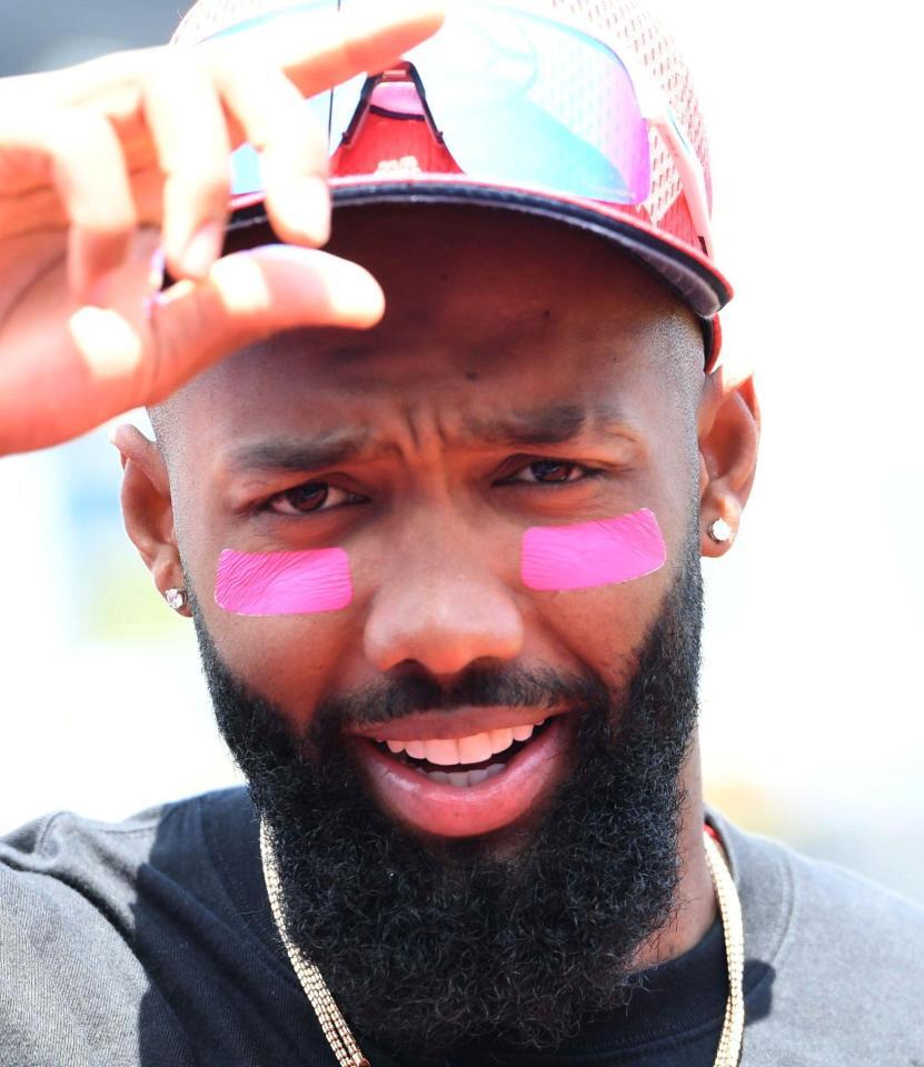 　ピンクのアイブラックをつけたファビアン（撮影・佐藤厚）