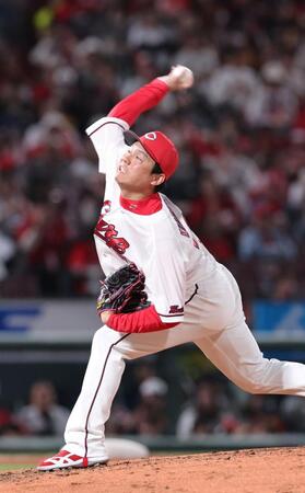 　８回から２番手で登板した栗林（撮影・市尻達拡）