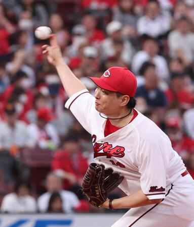 　先発し、力投する大瀬良（撮影・市尻達拡）