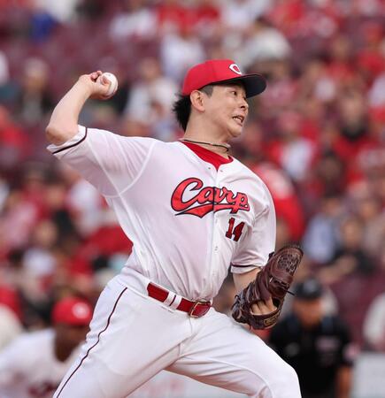 　先発し、力投する大瀬良（撮影・市尻達拡）