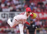 　先発し、力投する森下（撮影・市尻達拡）