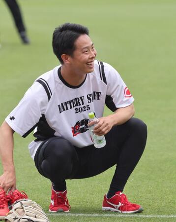 　練習を終え、笑顔を見せる玉村（撮影・市尻達拡）