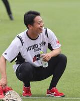 　練習を終え、笑顔を見せる玉村（撮影・市尻達拡）