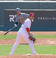 　５回、木浪（奥）に先制となる適時二塁打を浴びた床田（撮影・北村雅宏）