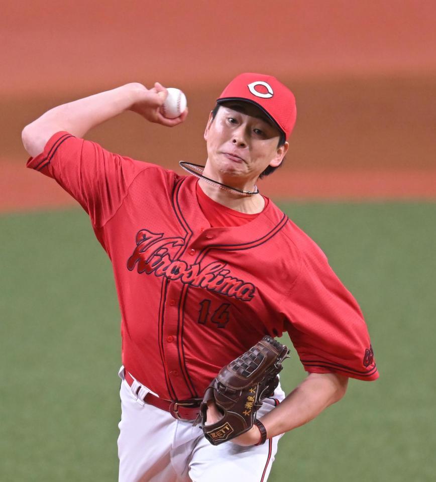 　力投する先発の大瀬良（撮影・飯室逸平）