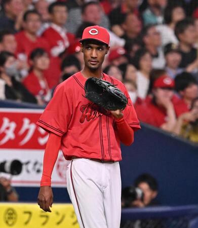 　５回、頓宮に勝ち越し打を許したアドゥワ（撮影・西田忠信）