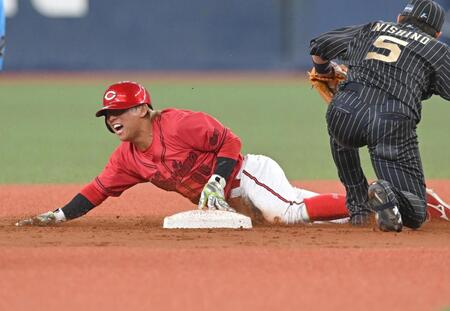 　３回、二盗を決める羽月（撮影・飯室逸平）