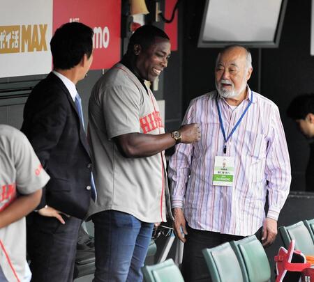 【写真】マツダスタジアムを電撃訪問したソリアーノ氏　ちょっと太った？