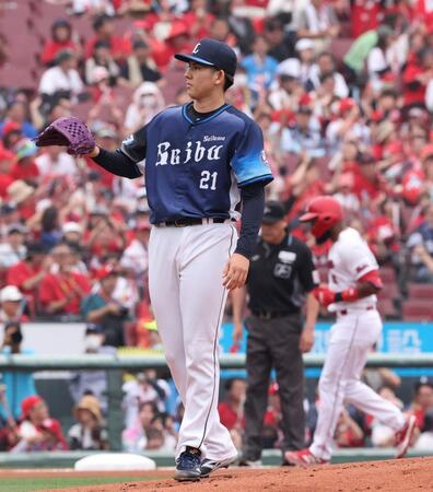 　１回、ファビアンに左越えソロを許した武内（撮影・市尻達拡）