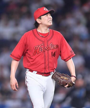 　４回、山本を見逃し三振に仕留め闘志みなぎる大瀬良（撮影・開出牧）