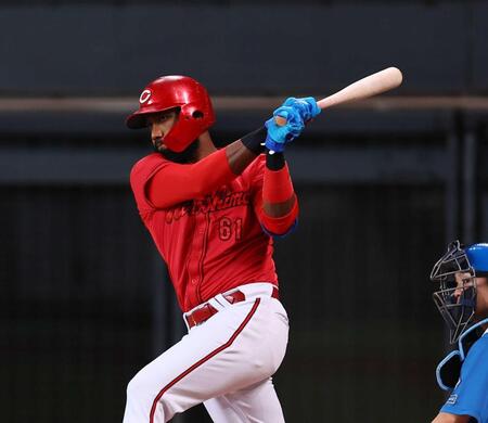 　６回、適時打を放つファビアン