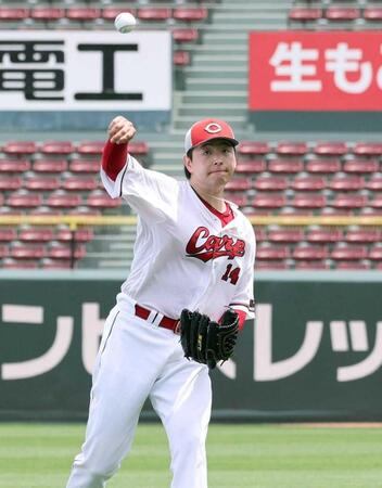 　キャッチボールで調整する（撮影・市尻達拡）