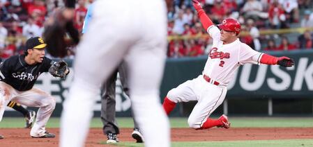 　４回、二盗に失敗する田中（撮影・市尻達拡）