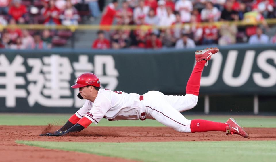 　３回、二盗を決める大盛（撮影・市尻達拡）