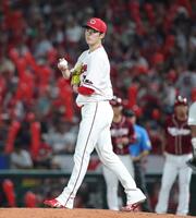 　７回、楽天打線の連打を浴び、厳しい表情の森下（撮影・坂部計介）