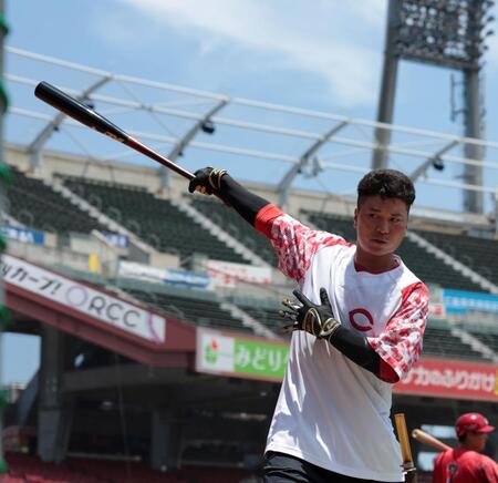 　打撃練習をする大盛（撮影・市尻達拡）