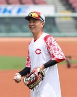 　練習中に笑顔を見せる大盛（撮影・市尻達拡）