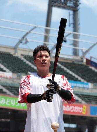 　打撃練習をする大盛（撮影・市尻達拡）