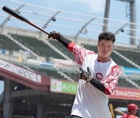 　打撃練習をする大盛（撮影・市尻達拡）