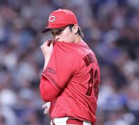 　３回、佐藤に右前タイムリーを許し、汗をぬぐう森下（撮影・市尻達拡）