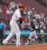 　１回、並木に左越えソロを許す大瀬良（撮影・市尻達拡）