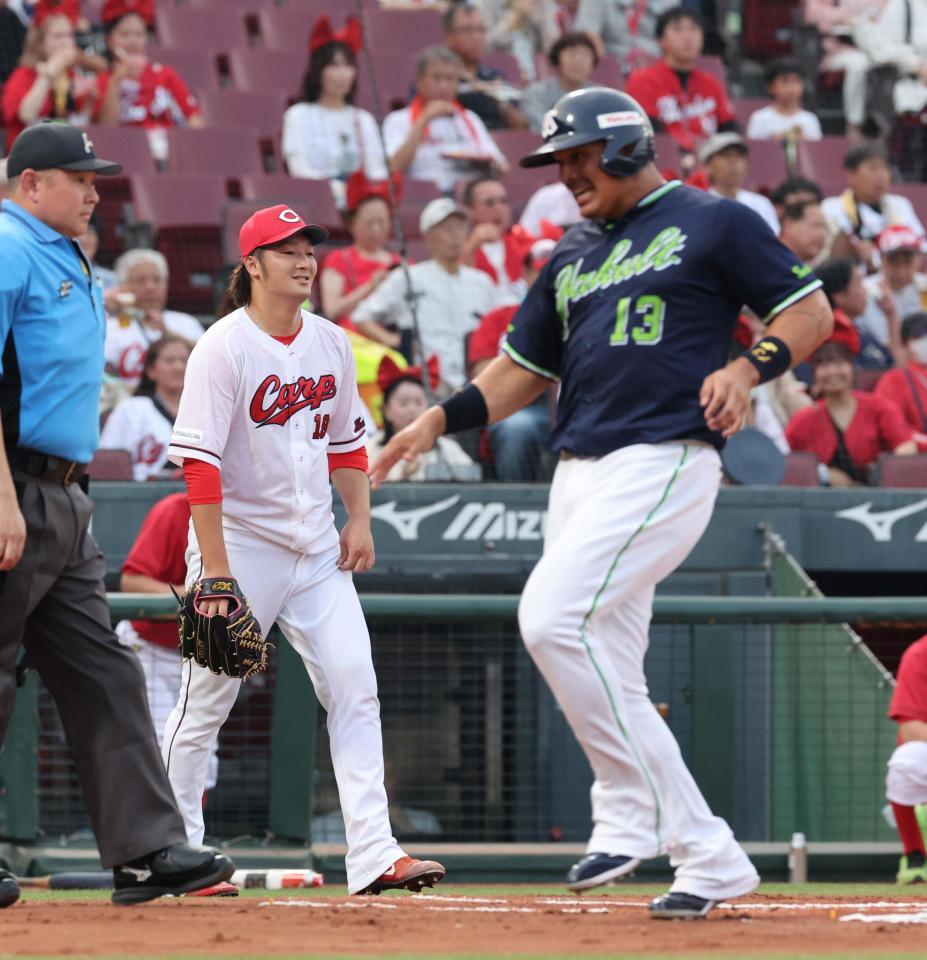 　１回、山田に右越えタイムリー二塁打を浴び、オスナの生還を許す床田（撮影・市尻達拡）