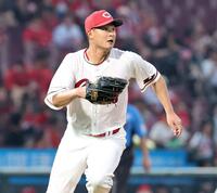 　５回、並木の一ゴロでベースカバーに走る森（撮影・市尻達拡）