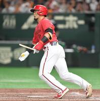 　４回、バットを折られ三ゴロに倒れた未包（撮影・開出牧）