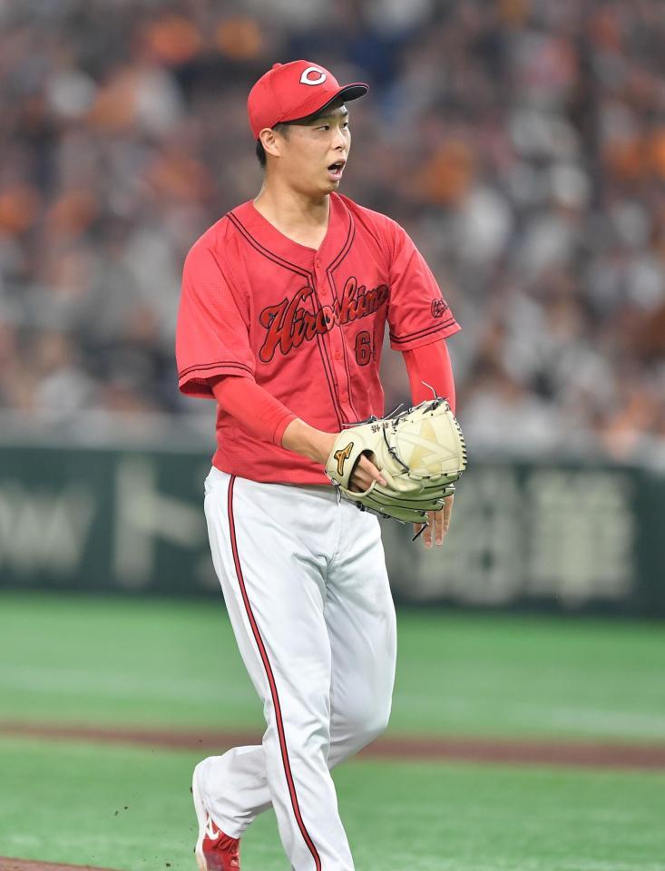 　４回、坂本勇を空振り三振に打ち取り吠える玉村（撮影・開出牧）