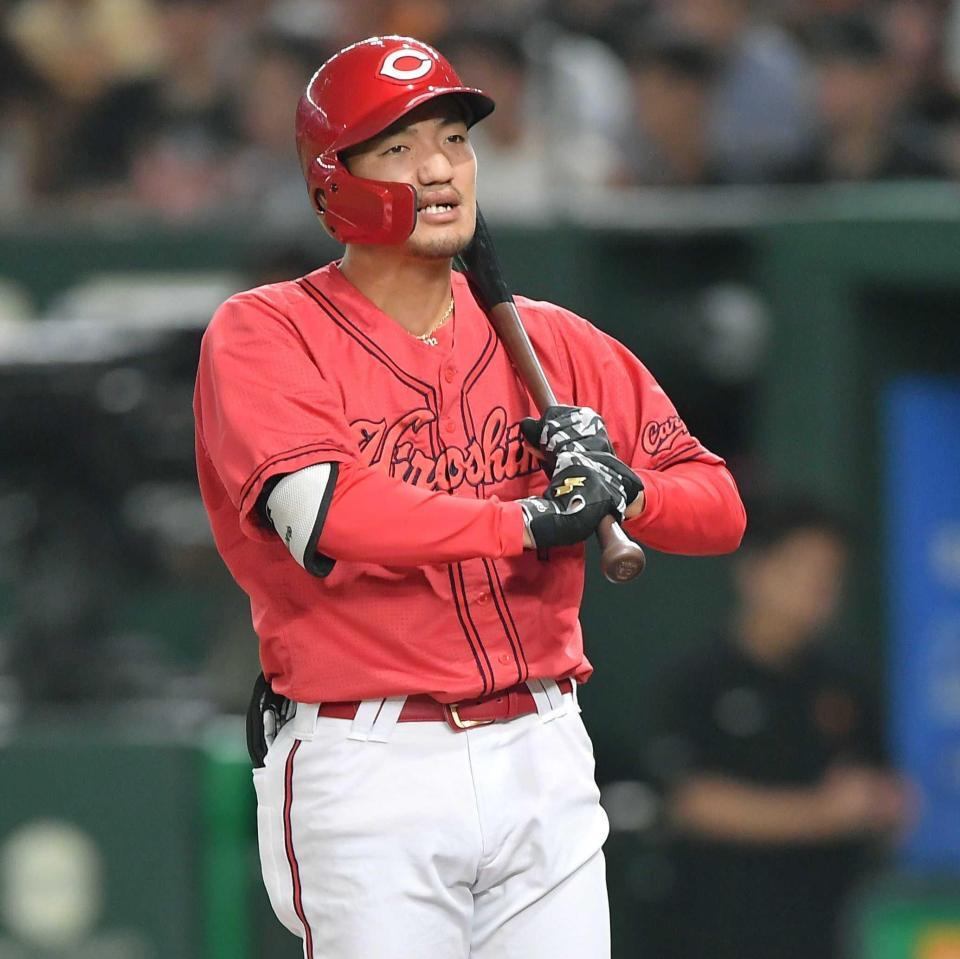 　２回、見逃し三振に倒れた矢野（撮影・開出牧）