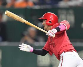 広島・菊池　大勢撃ち逆転Ｖ打！出た６２イニングぶり適時打　「野間さんの１０００試合もあったし、何とか勝ちで終わりたいと」