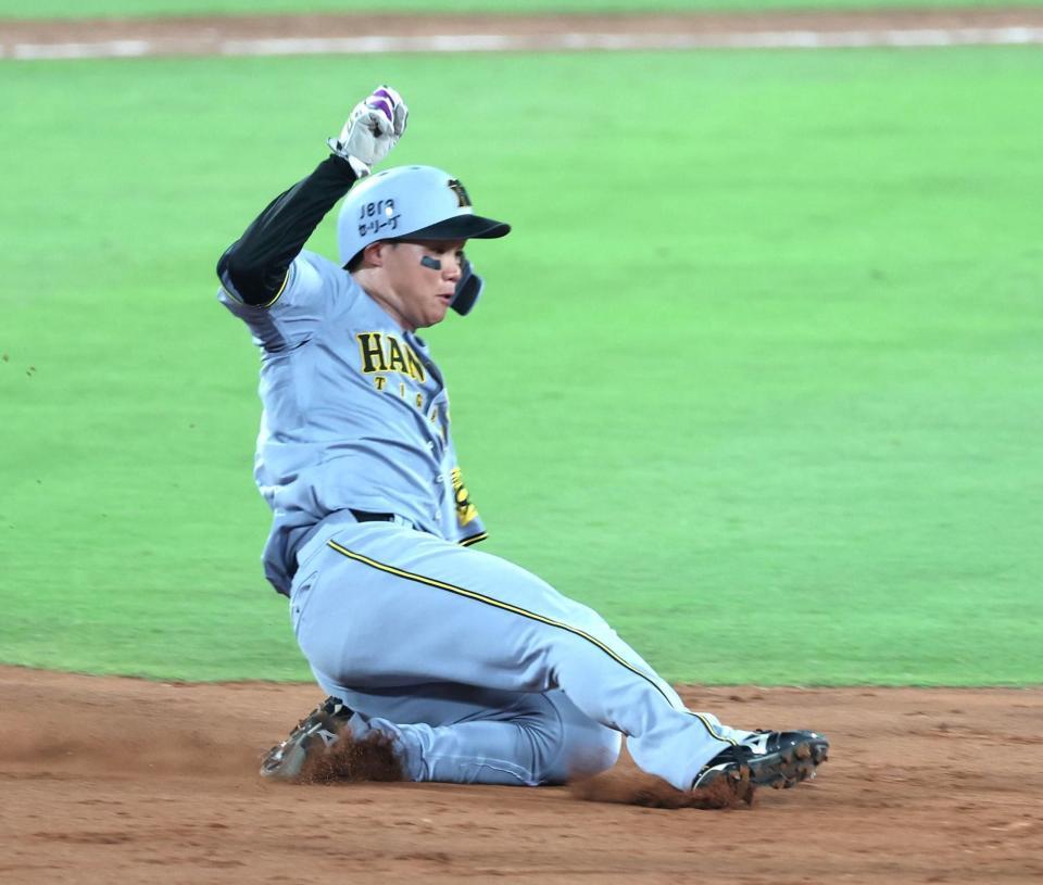 　５回、二盗を決める森下（撮影・北村雅宏）