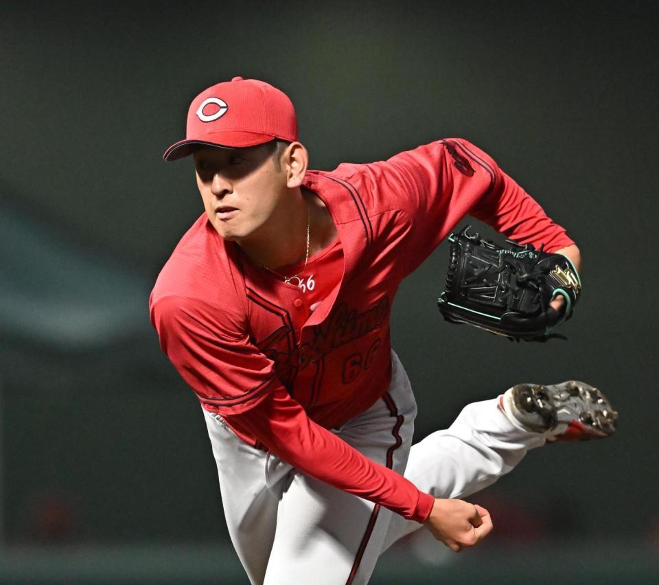 　ウエスタン・阪神戦の６回から登板する２番手の遠藤＝８日