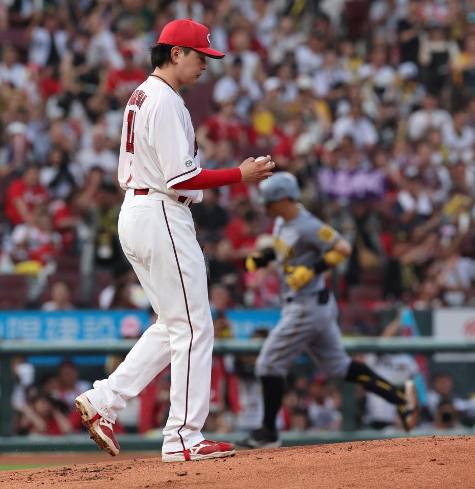 　２回、佐藤輝に右越えソロを許す大瀬良（撮影・市尻達拡）