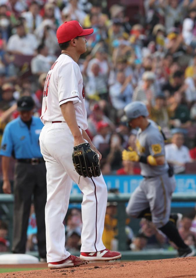 　２回、佐藤輝に右越えソロを許す森（撮影・市尻達拡）