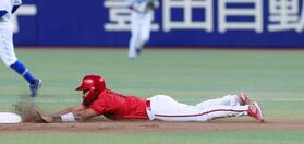 広島・新井監督「リスクを覚悟してやっていかないと」　打線組み替えも不発、１３戦連続３得点以下　ファビアン＆モンテロ気迫も