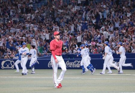 【写真】なんと5回から2番手で登板 送り込まれたのは栗林 執念実らず