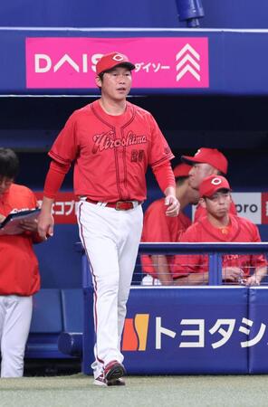 6連敗の広島・新井監督 深刻貧打の打線に言及「今日はヒットをいっぱい打ったけど」悪送球の菊池もかばう