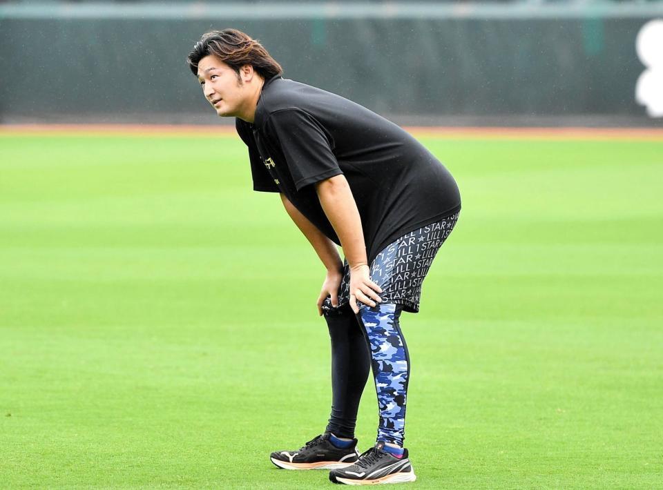 　練習に参加した床田（撮影・畠山賢大）